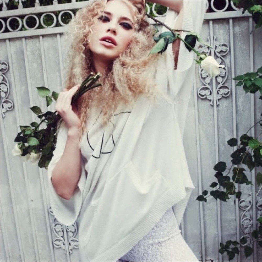 Wildfox New Peace Baggy Long Sleeve Tee {Y48}